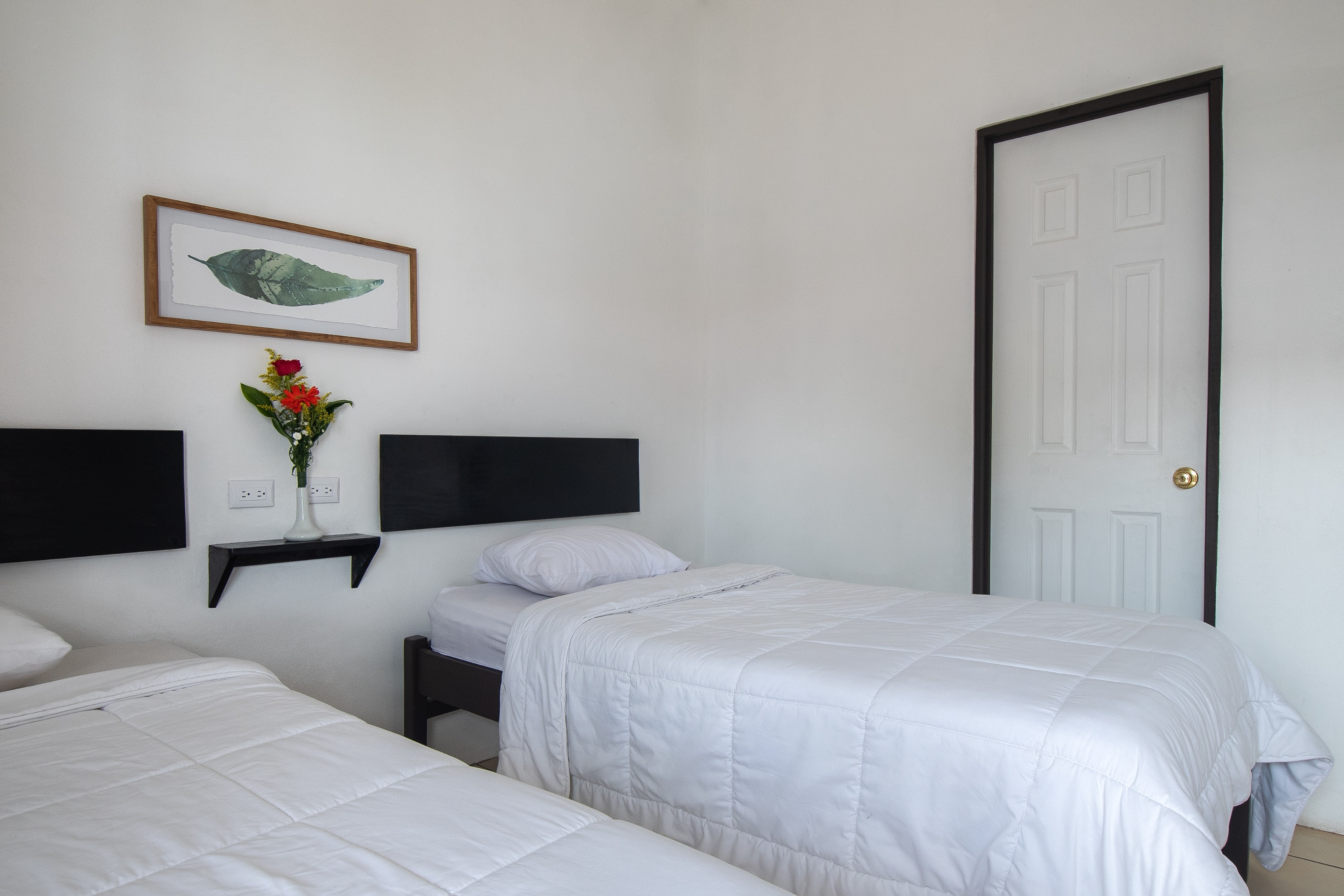 Habitación Familiar del Hotel Cañas con dos camas